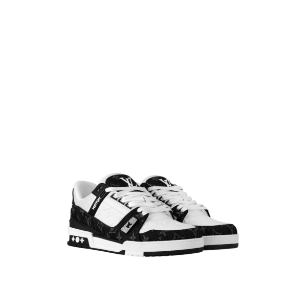 louis-vuitton-lv-trainers-BM9U5PMI02_PM2_Frontview-Photoroom_73951c65-3ceb-464f-a3a0-0baa7c2f7d40-1